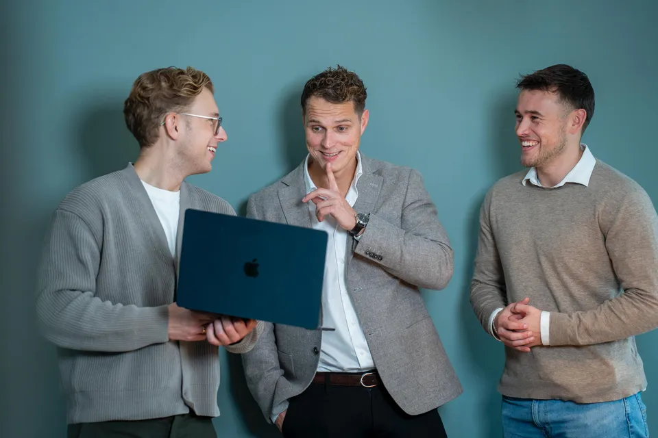 Match-day team in gesprek